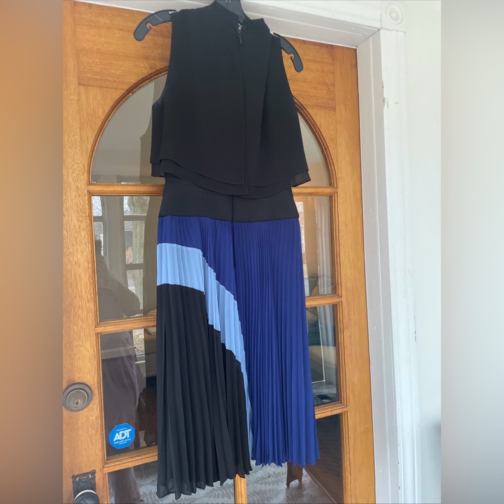 BCBGMAXAZRIA Linnette Black And Blue Sunburst Pleated Dress Size 6 - Picture 3 of 9